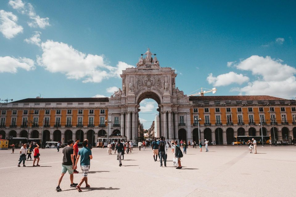 Tuk Tuk Tour Lisbon 3 Hours - Common questions