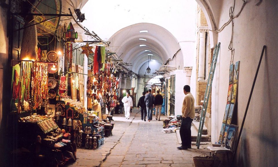 Tunis Port: Medina and City Tour for Cruise Ship Passengers - Language Options