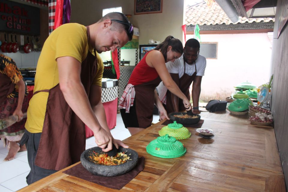 Ubud: Balinese Cooking Class and Market Tour With Transfers - Common questions