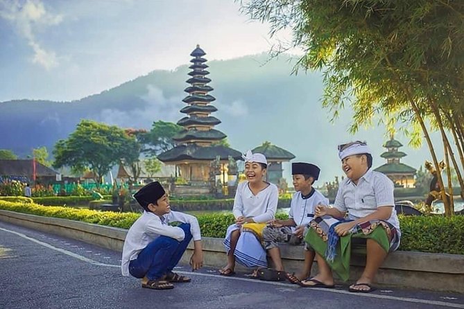 Ulundanu Temple, Handara Gate, Jatiluwih, and Tanah Lot Tour - Pricing and Booking