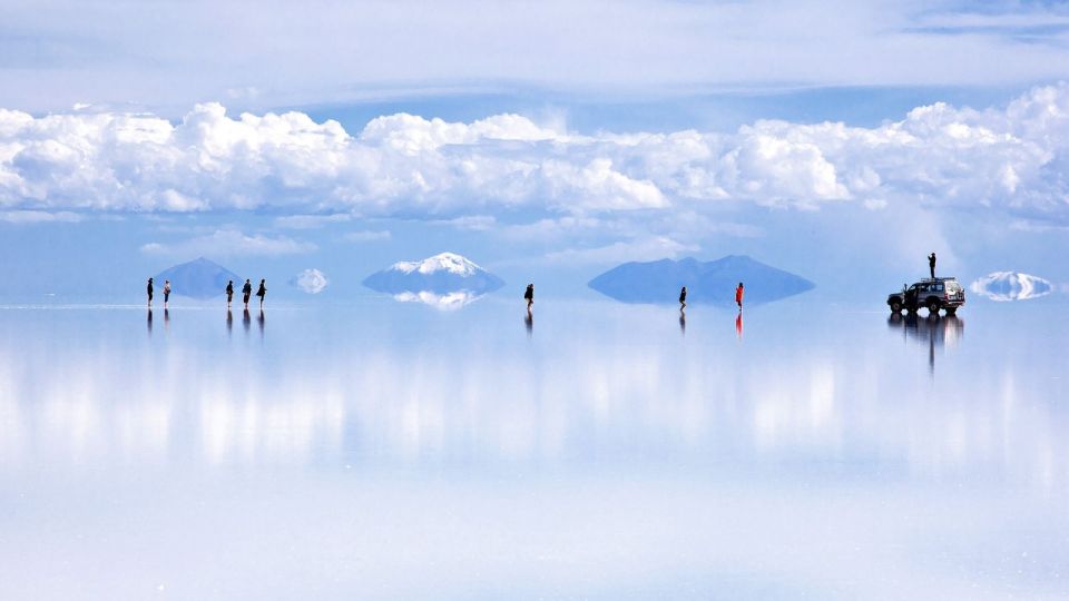 Uyuni Salt Flats and Red Lagoon 3-Days English in Guide - Tour Itinerary