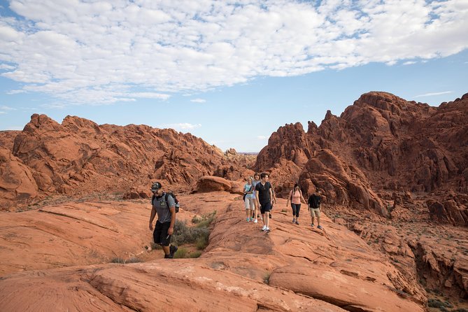 Valley of Fire Hiking Tour From Las Vegas - Guides Expertise and Visitor Experience