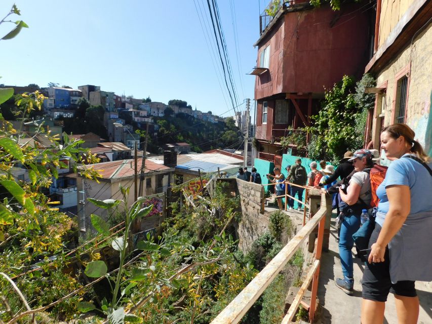 Valparaíso on Foot and Color: Discover Its Hidden Treasures - Insider Tips for a Colorful Experience