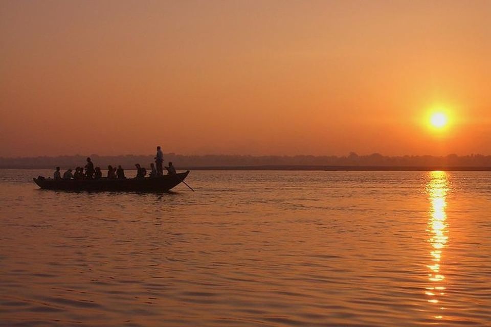 Varanasi: Evening Boat Ride and Ganga Aarti Experience - Overall Experience Description