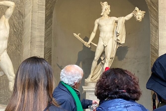 Vatican Museums, Sistine Chapel, Basilica Entry Skip the Line - Tour Guide Performance