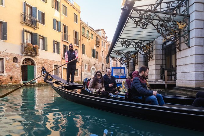 Venice: Grand Canal by Gondola With Commentary - Ambiance, Information, Timing, and Administration