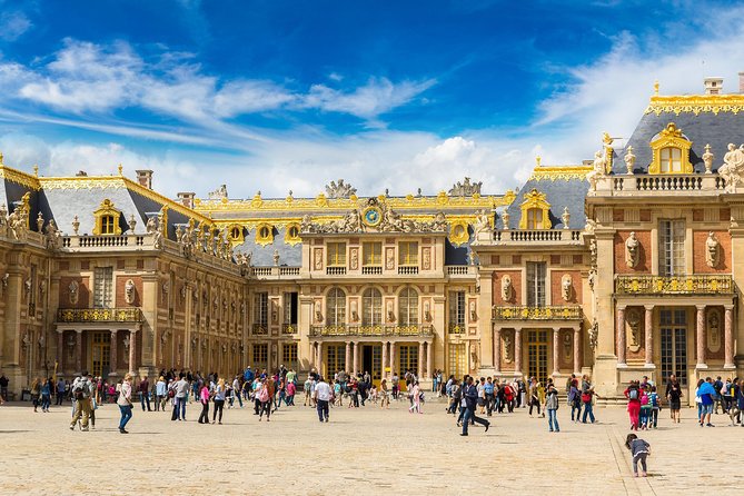 Versailles Palace Guided Tour With Gardens Access From Paris - Location and Logistics