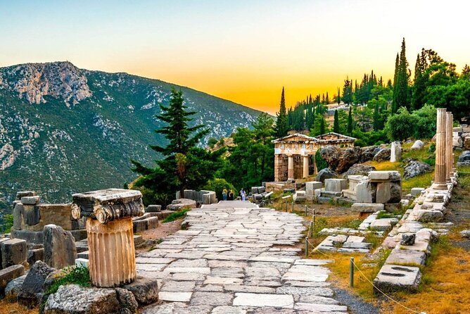 Visit Delphi the Famous Oracle! Explore the Mysteries of the Ancient World! - Discover the Delphi Museum Treasures
