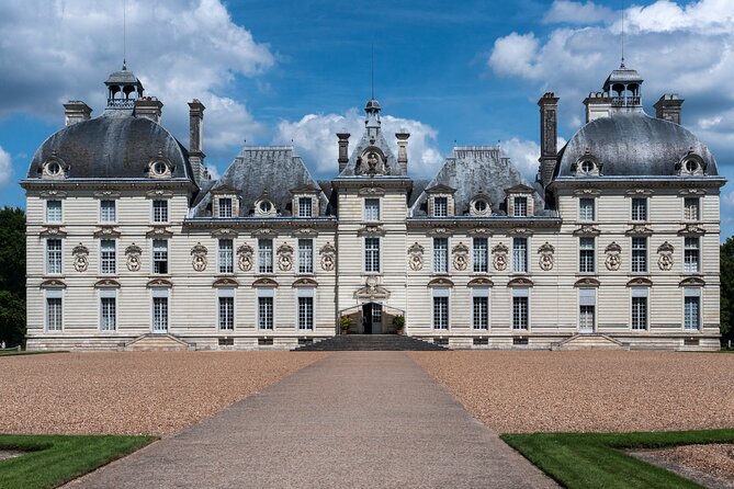 Visit of the Loire Valley Castles in One Day From Paris - Lunch and Dining Options