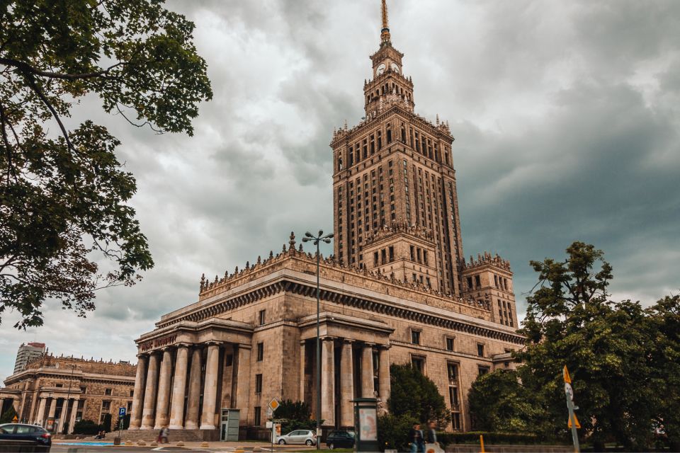 Warsaw: First Discovery Walk and Reading Walking Tour - Meeting Point and Preparation