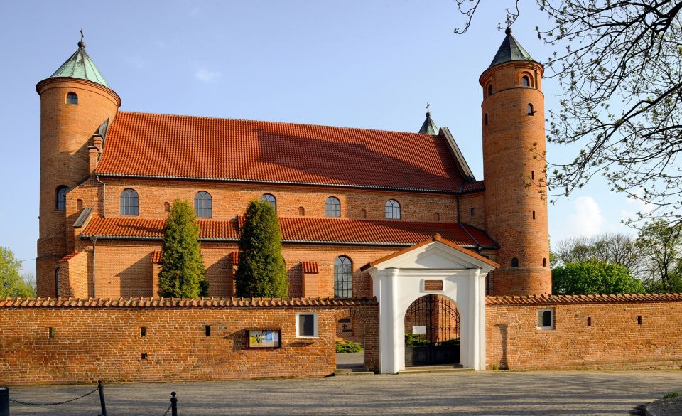 Warsaw: Half-Day Private Chopin Tour to Zelazowa Wola - Guide and Location Details