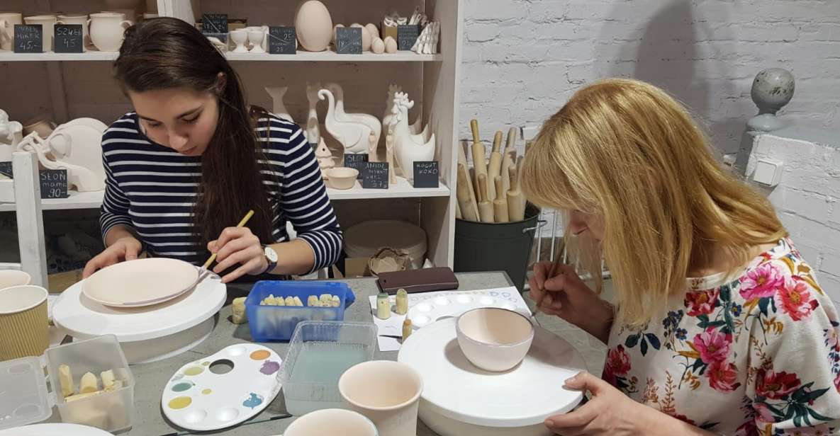 Warsaw: Pottery Decorating Ceramic Workshop - Location and Availability