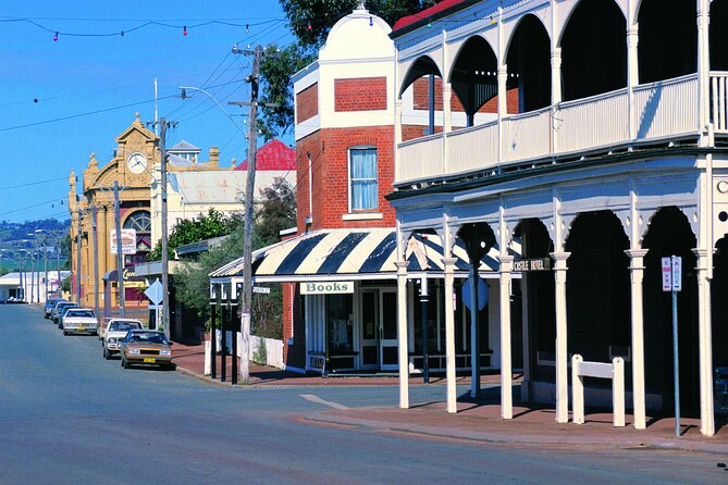 Wave Rock, York, Wildflowers, and Aboriginal Cultural Day Tour From Perth - Logistics Details