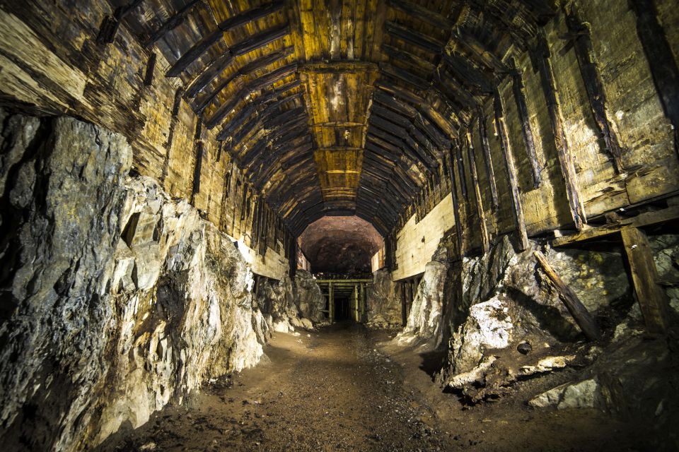 Wroclaw: WW2 Tour to Project Riese & Gross-Rosen Museum - Visit to Osówka Underground City