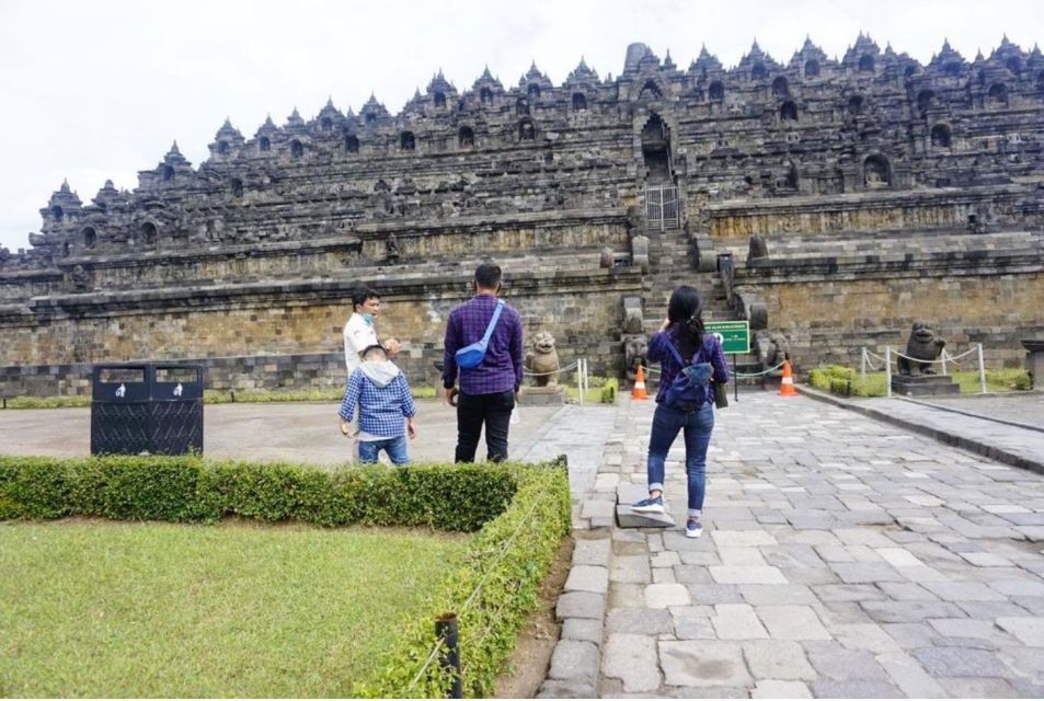 Yogyakarta: Borobudur and Prambanan Temple Tour With Climb - Customer Reviews