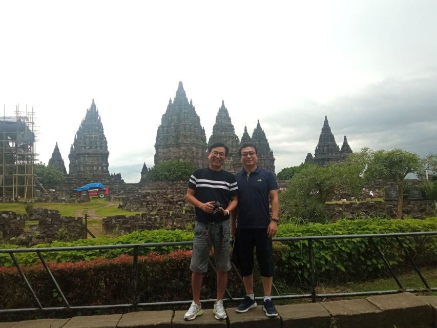 Yogyakarta: Borobudur Sunrise, Merapi Vulcano & Prambanan - Mr. Supris Guided Tour