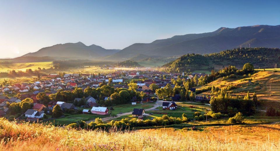 Zakopane: Oravsky Castle & Orava Village Tour - Important Information