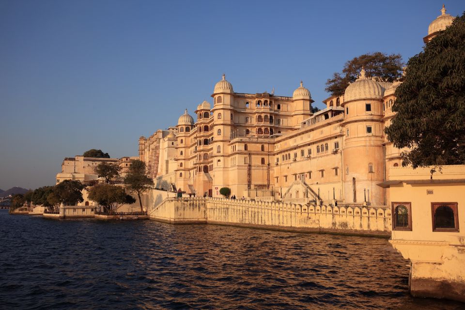 11-Day Jaipur, Udaipur, Jodhpur, Jaisalmer, Bikaner, Pushkar - Historical Landmarks