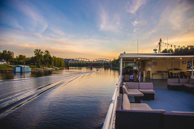 2.5-hour Dinner Cruise on Willamette River - Pricing and Options