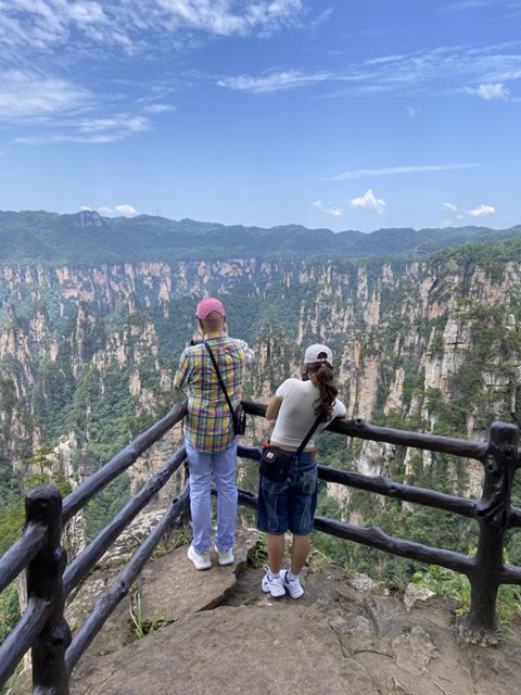 2-Day Tour to Zhangjiajie National Forest Park&Glass Bridge - Itinerary