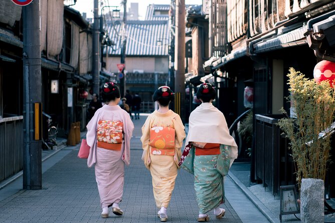 2 Hours Tour in Historic Gion: Geisha Spotting Area Tour - Tour Pricing and Reservations