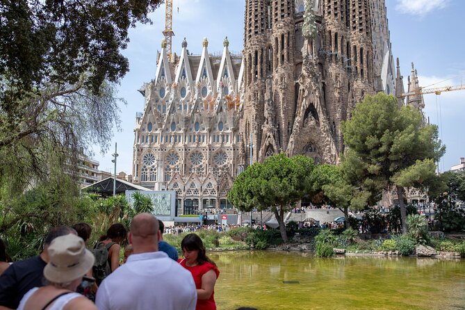 25-ТOp-Barcelona 15 Best Sights With Local Guide on Bike/E-Bike - Beachfront Beauty of Barceloneta