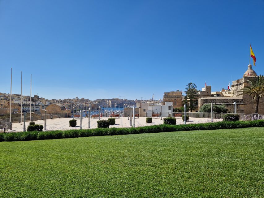 3 Cities Walk; Tour Birgu / Vittoriosa With Our Guides - Directions