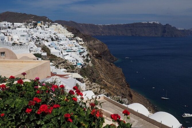 4-Hour Private Custom Santorini Tour - Guides Accommodation