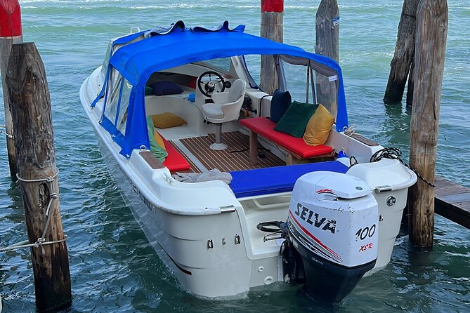 4 Hours Private Boat Tour to Murano, Burano Cover Winter Boat - Guided Tour Experience