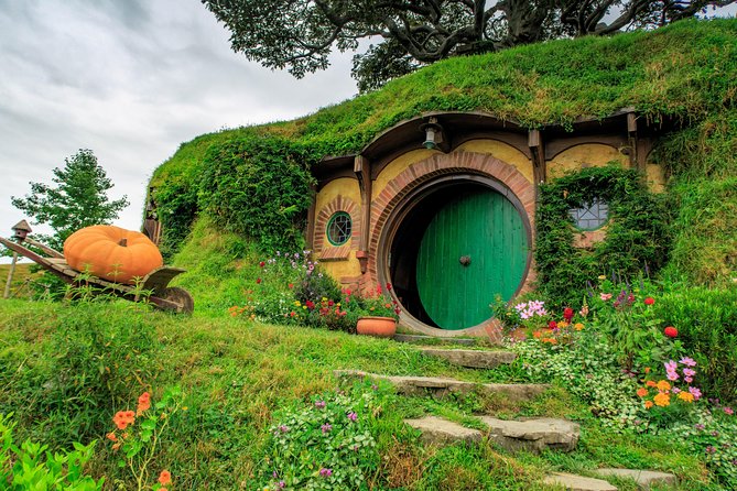 6hr Hobbiton Movie Set Tour - Departs Tauranga - Flexible Cancellation Policy