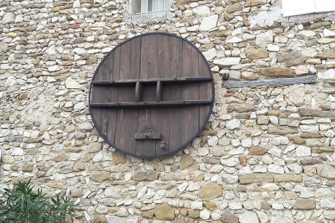 Afternoon Wine Tour to Chateauneuf Du Pape From Avignon - Suggestions for Tour Enhancement