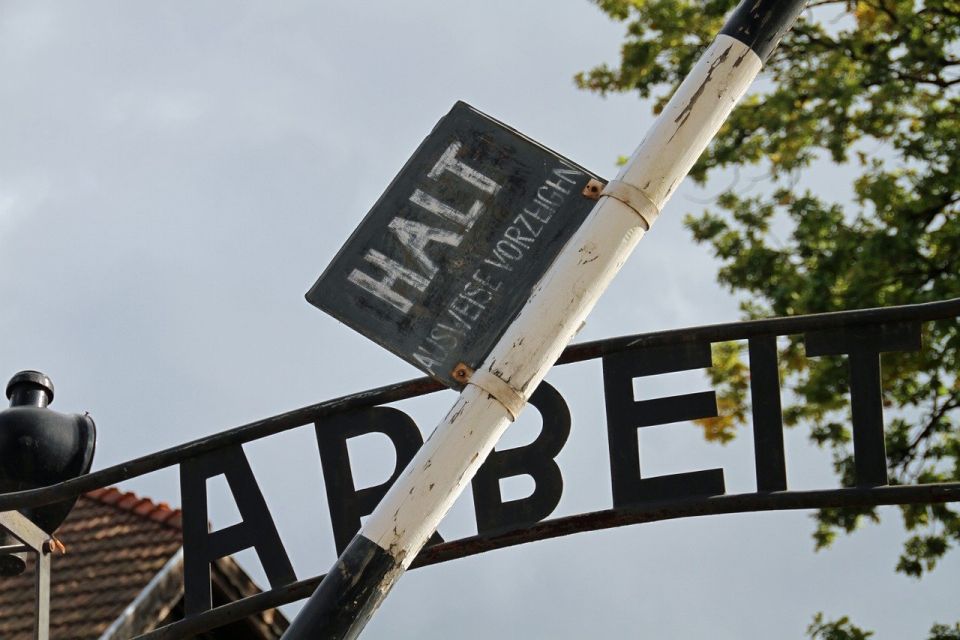 Auschwitz-Birkenau: Memorial Entry Ticket and Guided Tour - Customer Reviews