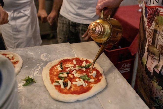 Authentic Pizza Class With Drinks Included in the Center of Naples - Traveler Experiences