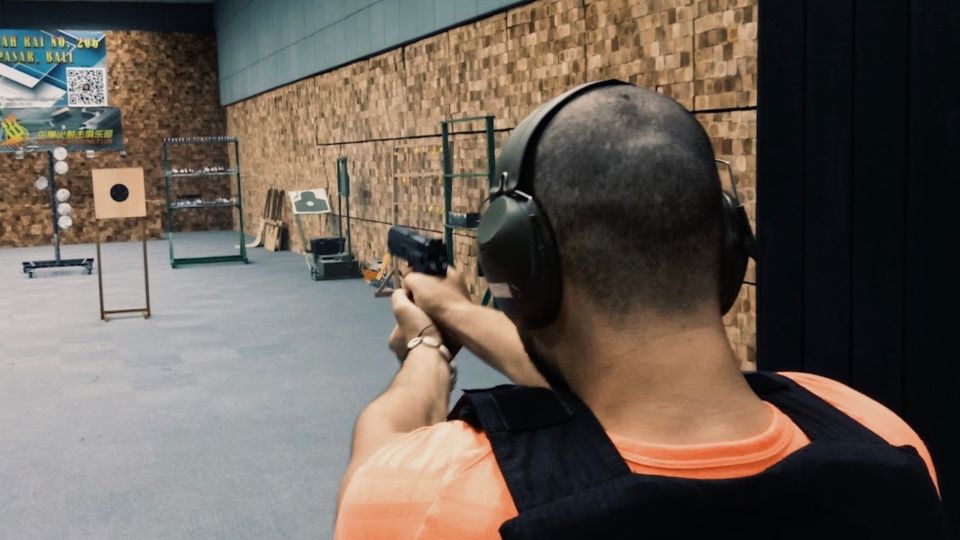 Bali: Combination Gun PUBG Indoor Shooting With Pickup - Debriefing and Certificate of Achievement