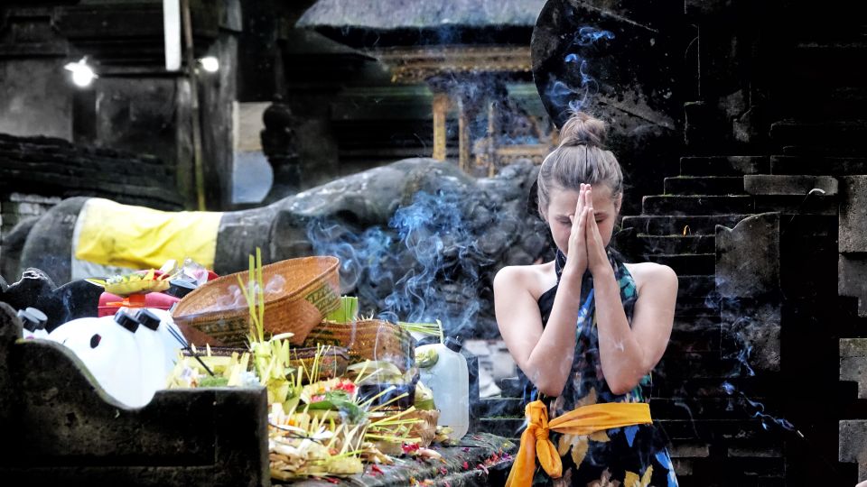 Bali: Tarot, Oracle Reading, and Cleansing Tirta Empul Trip - Common questions