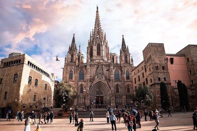 Barcelona Small Group Walking Tour & Flamenco Show Tapas Dinner - Common questions