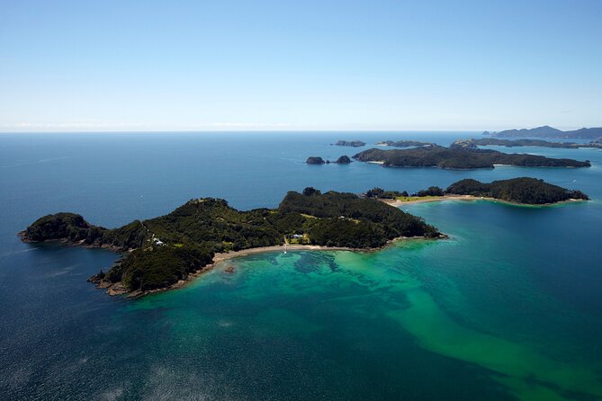 Bay of Islands and Hole in the Rock Scenic Helicopter Tour - Flight Time and Capacity