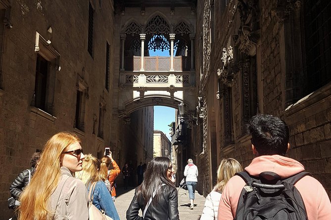 Best of Barcelona: Sagrada Familia & Old Town Tour With Pick-Up - Customer Reviews and Satisfaction