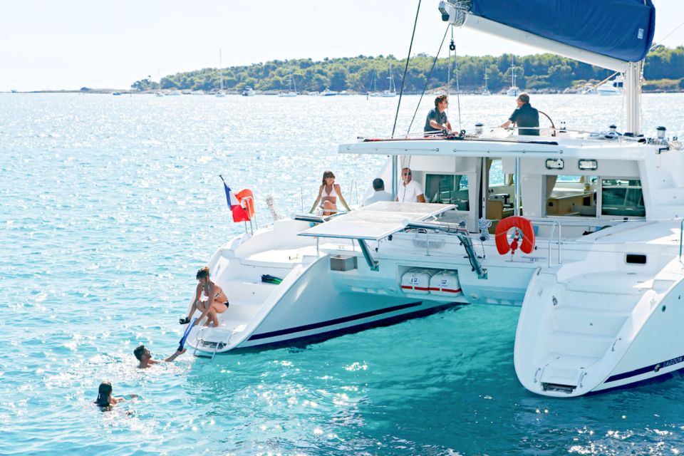 Big Island: Luxury Catamaran Trip Along the Kona Coast - Location and Access