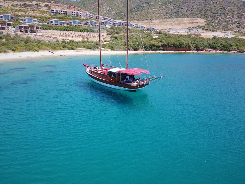 Bodrum: Bodrum Private Boat Tour With Lunch - Dining Experience