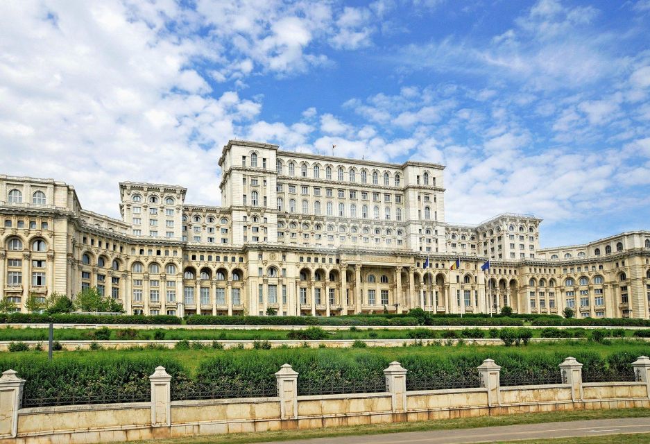 Bucharest: Visit Parlament - Directions