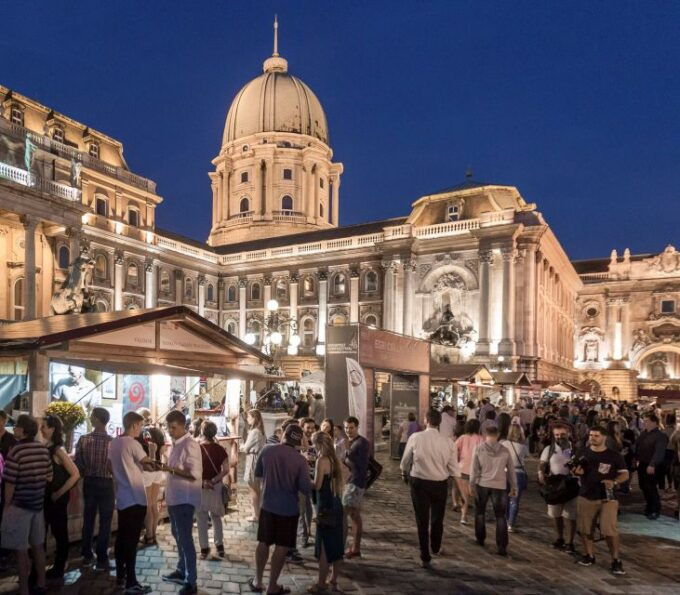 Budapest: Evening Castle Hill Tour With Fishermen's Bastion - Customer Reviews and Recommendations