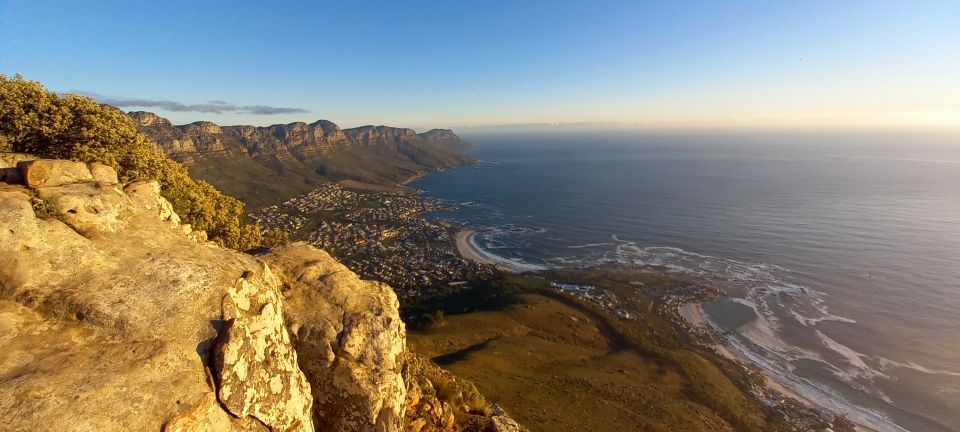 Cape Town: Lion's Head Sunset Guided Hike in French - Common questions