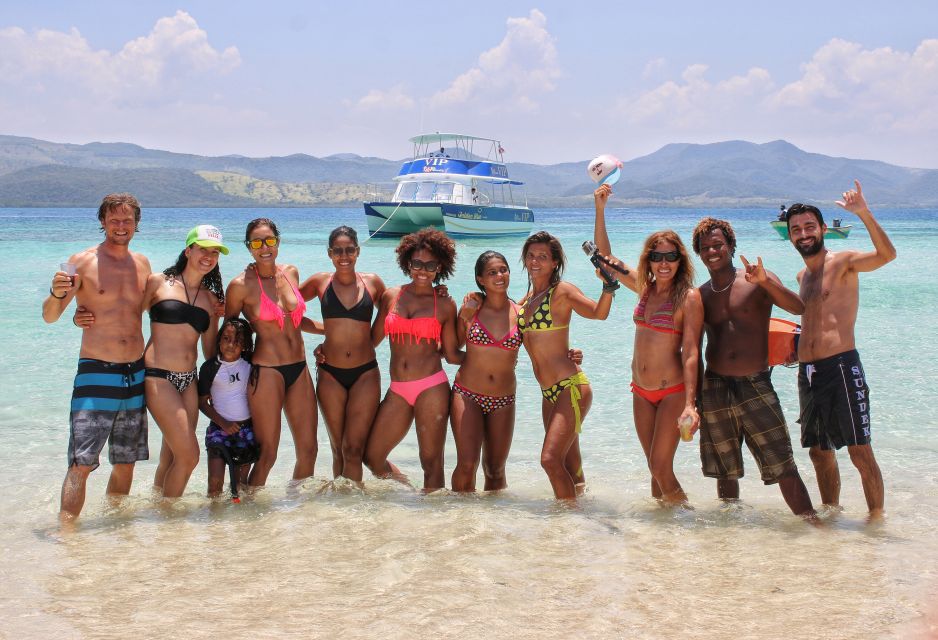 Cayo Arena: VIP Experience in Luxury Catamaran - VIP Treatment Throughout the Excursion