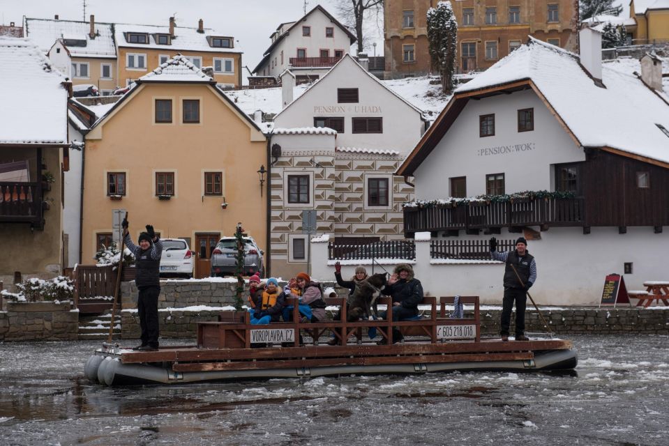 Český Krumlov: Advent Wooden Raft River Cruise - Common questions