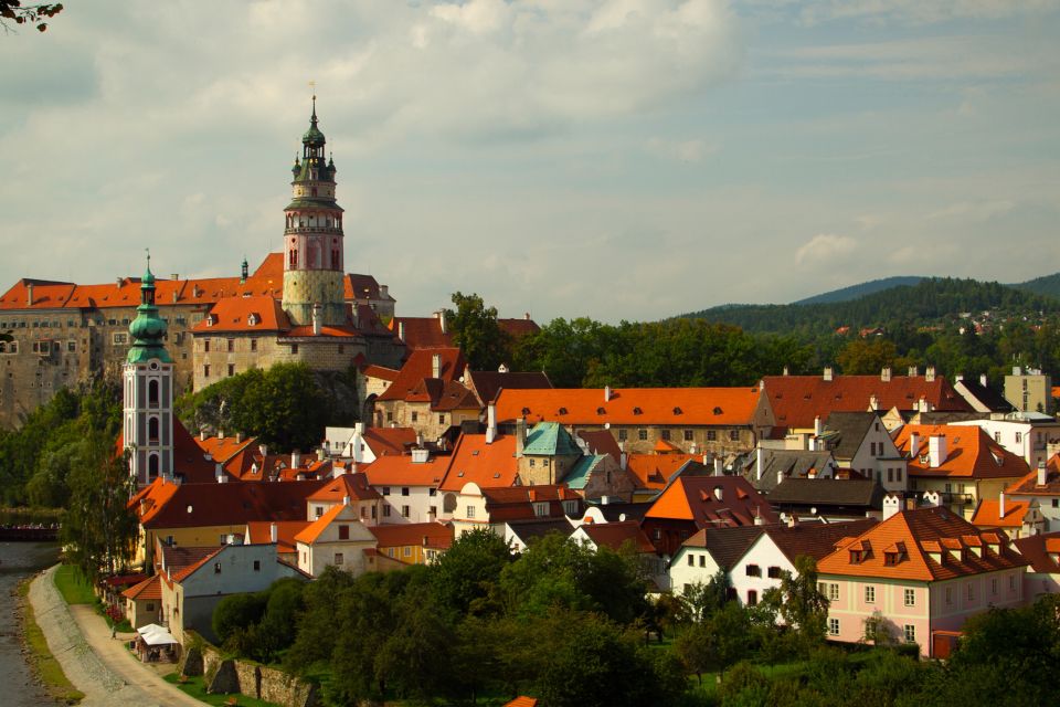 Cesky Krumlov: First Discovery Walk and Reading Walking Tour - Important Information