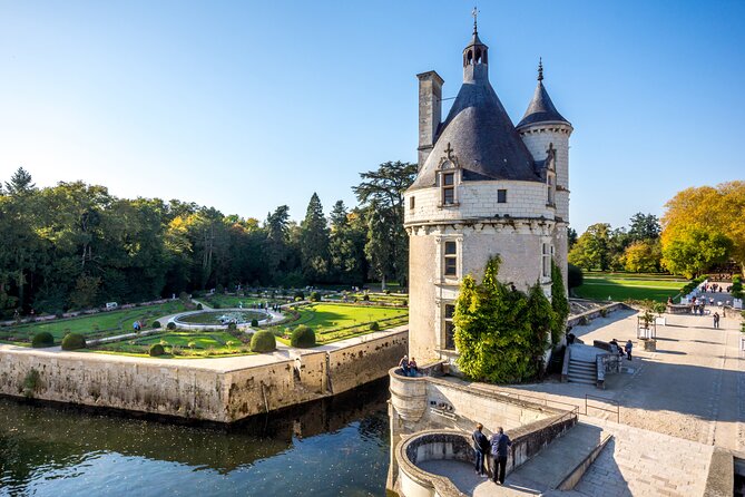 Chenonceau Castle Guided Half-Day Trip From Tours - Common questions
