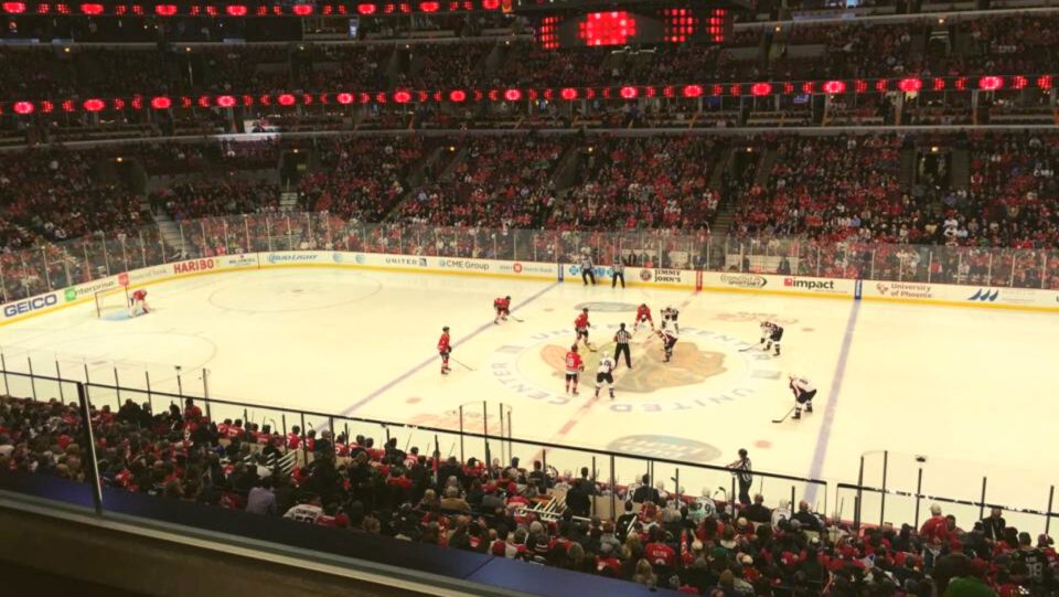 Chicago: Chicago Blackhawks NHL Game Ticket at United Center - Venue Directions