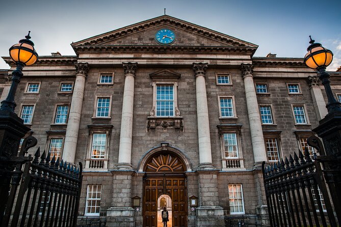 Complete Dublin Walking Tour With Castle Admission - Experience Cut-off Times