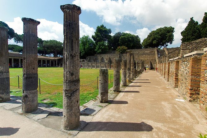Complete Pompeii Skip the Line Tour With Archaeologist Guide - Guide Insights